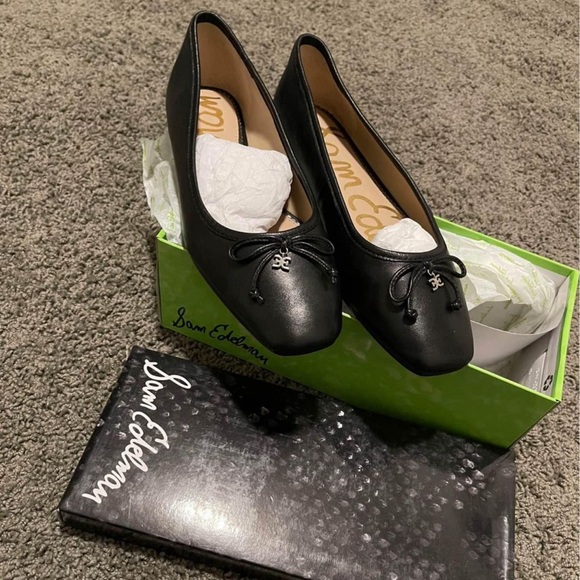 Woman’s shoes - Picture 1 of 3